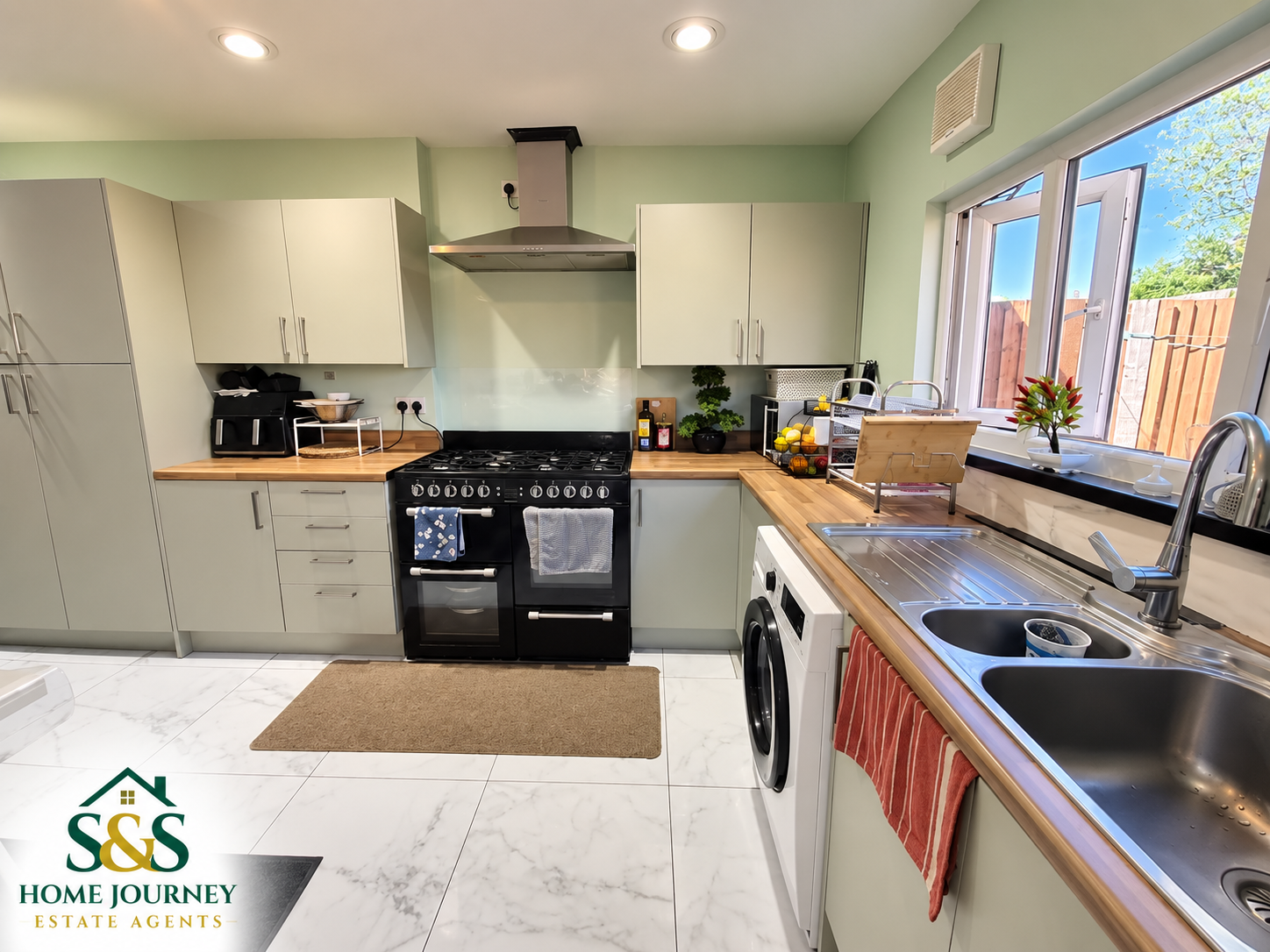 Kitchen worktops, cupboards and cooker at Tynedale Road, Tyseley
